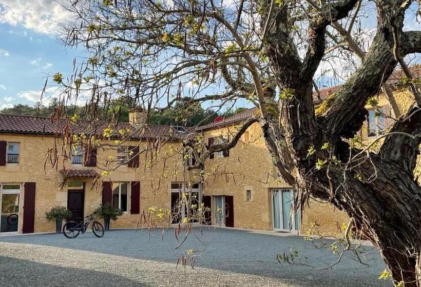 キャビン, Domaine Du Champ De L Hoste