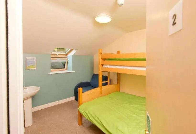 バスルーム共有のトリプルスタンダード, Yha Idwal Cottage