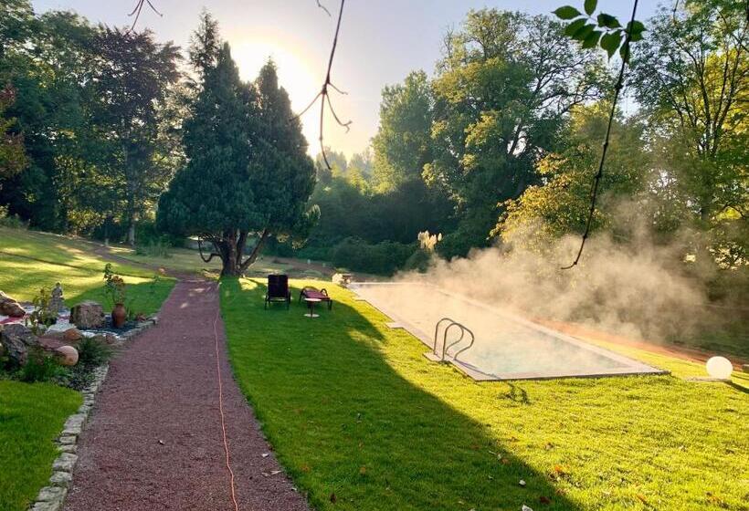 , Domaine Le Jardin Suspendu   Piscine Chauffée   Proche Parc Puy Dufou