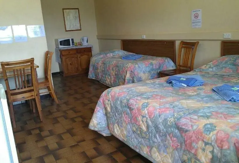 スタンダードルーム, Goolgowi Highway Motel