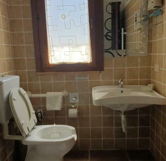 דירת חדר נוף לבריכה, Agriturismo Diaccialone