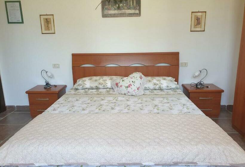 דירת חדר נוף לבריכה, Agriturismo Diaccialone