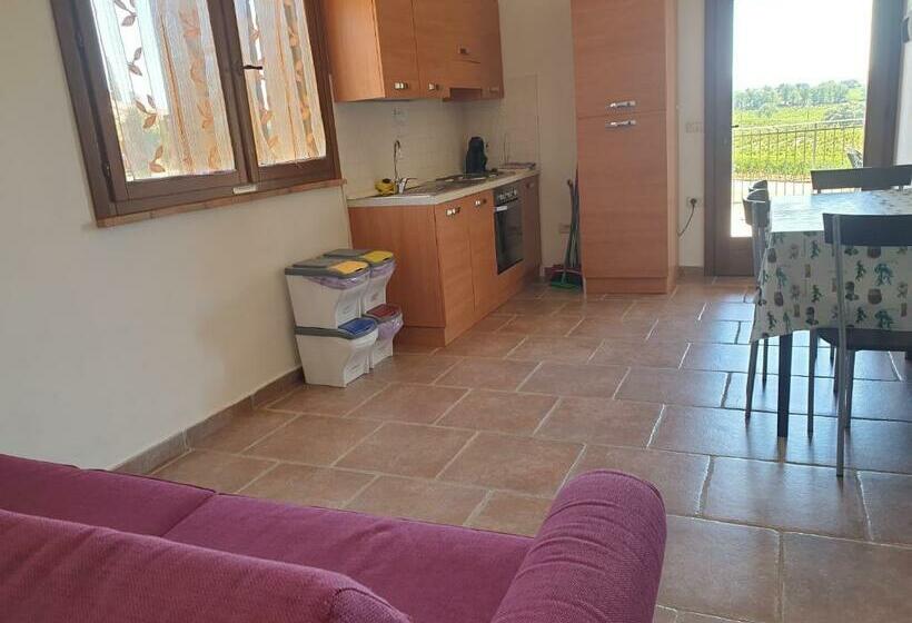 דירת חדר נוף לבריכה, Agriturismo Diaccialone