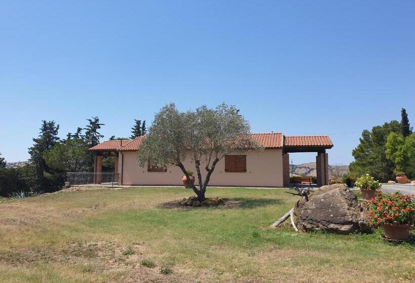 דירת חדר נוף לבריכה, Agriturismo Diaccialone