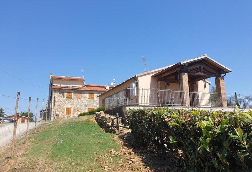 דירת חדר נוף לבריכה, Agriturismo Diaccialone