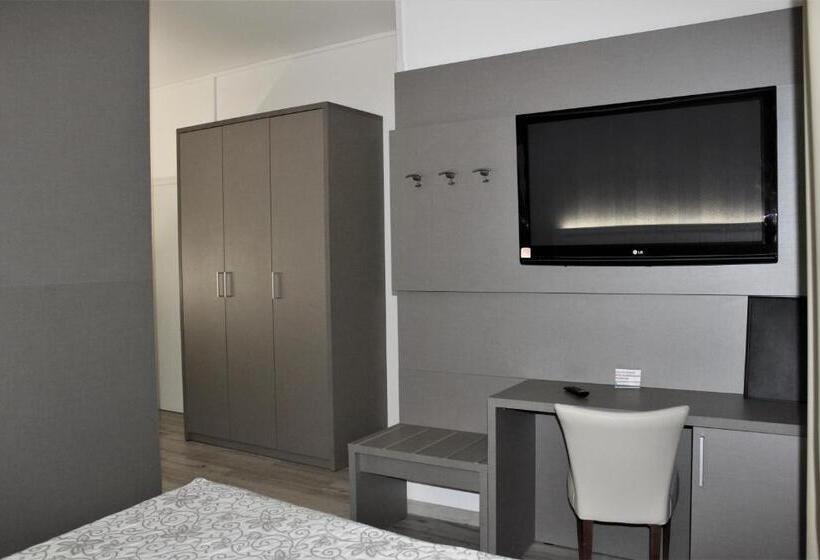 جناح جونيور, Albergo Ristorante Miramonti Toano