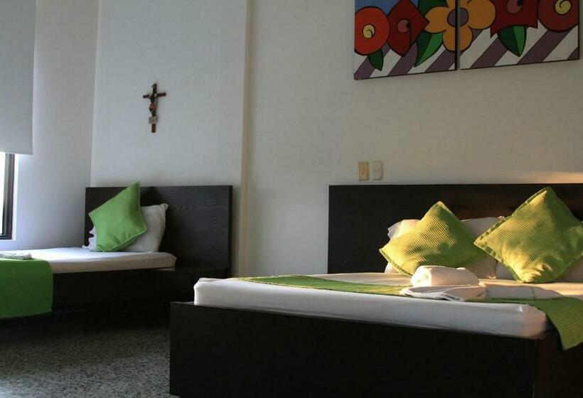 غرفة قياسية ثلاثية, Chicala Salgar