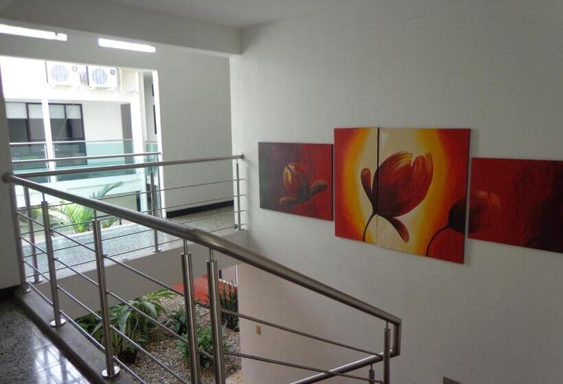 غرفة قياسية رباعية, Chicala Salgar