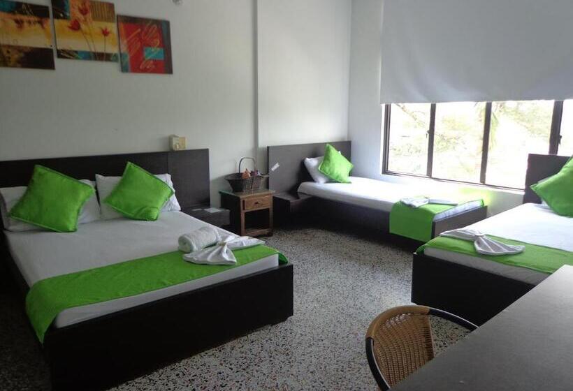 غرفة قياسية رباعية, Chicala Salgar