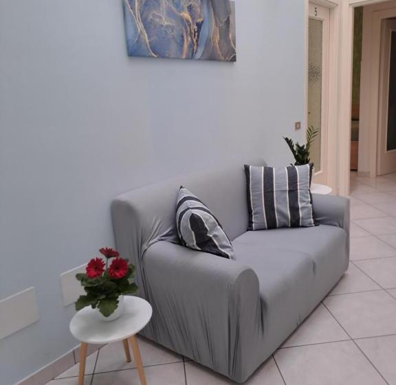 חדר אקונומי, Del Falco