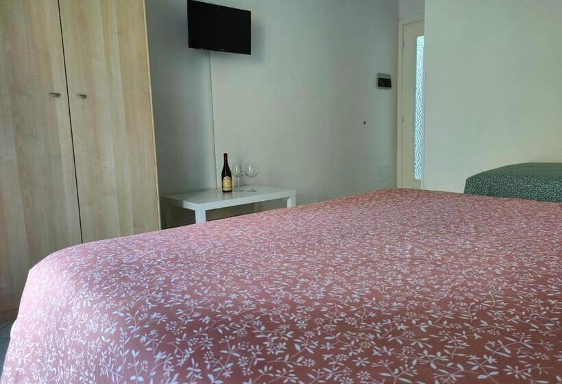 חדר סטנדרט, Del Falco