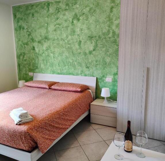 חדר סטנדרט, Del Falco