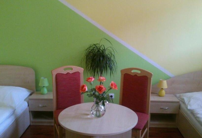 חדר סטנדרט, & Motorest V údolí Zlatého Potoka