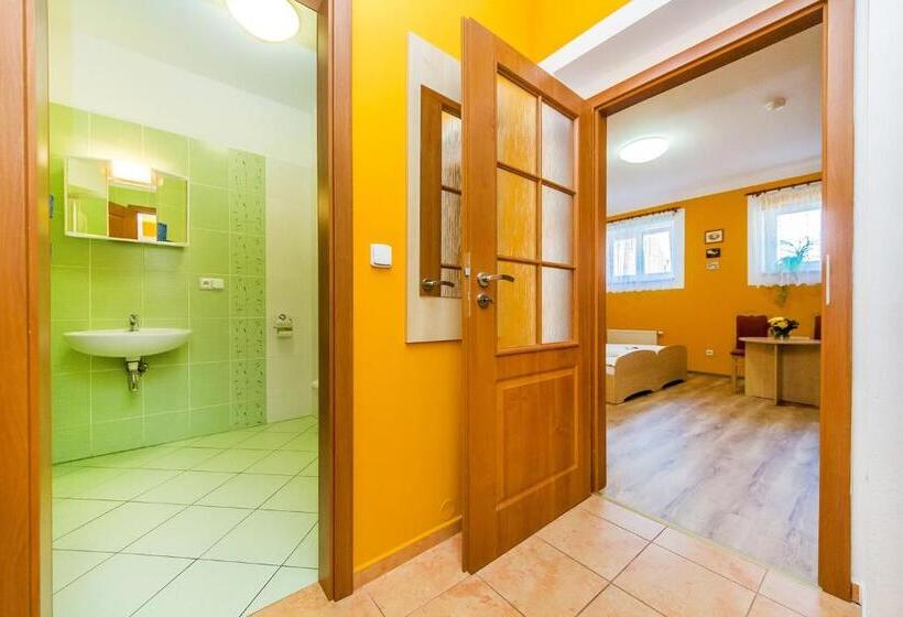 חדר סטנדרט, & Motorest V údolí Zlatého Potoka