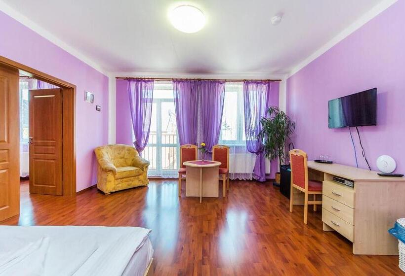 סוויטה, & Motorest V údolí Zlatého Potoka