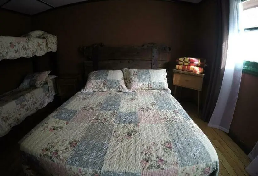 スタンダード４人部屋, Hospedaje Leñas Del Tolosa