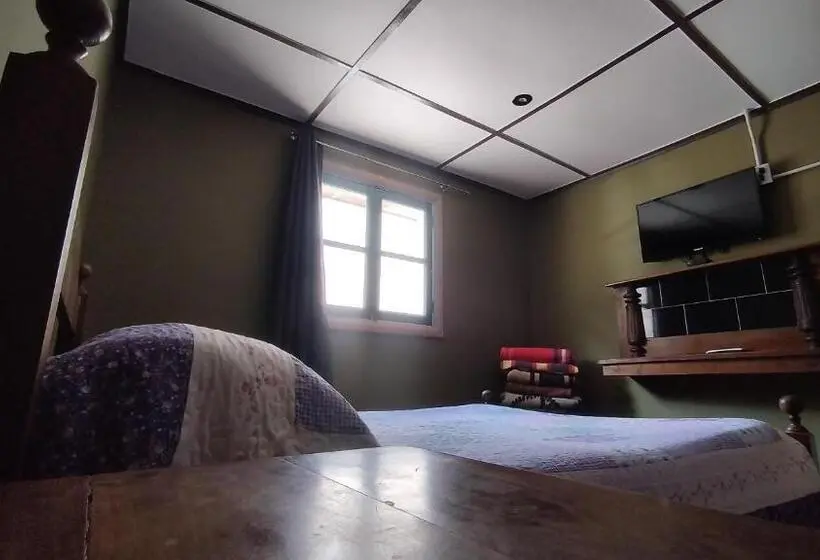 バスルーム共同エコノミー4人部屋, Hospedaje Leñas Del Tolosa
