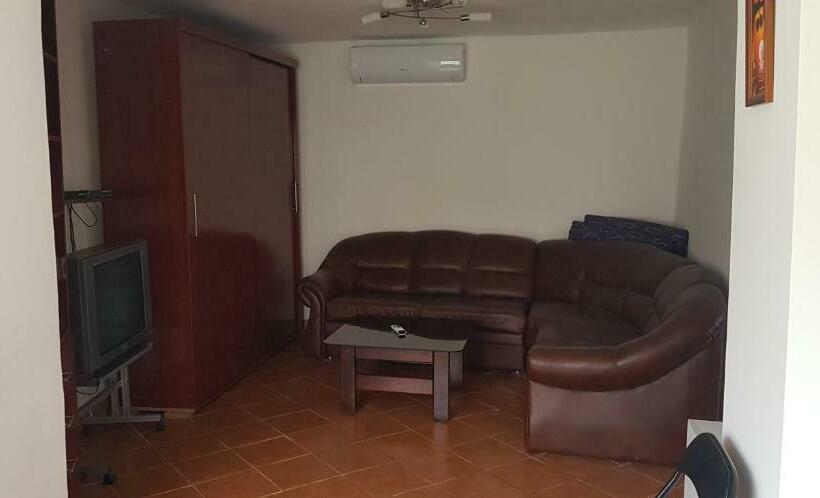 דירת 2 חדרי שינה עם נוף לגינה, Sarudi Vendégház