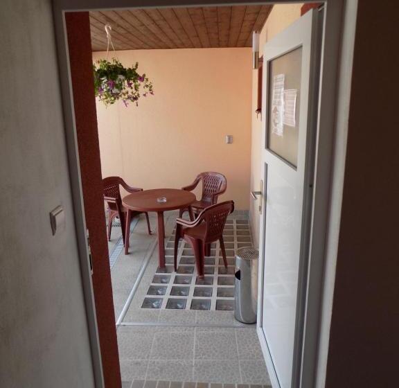 Апартаменты 1 Спальня Нижний Этаж, Ubytování Apartmány Ferenčíková