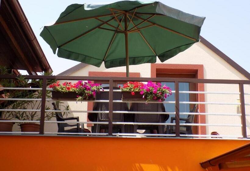 Апартаменты 1 Спальня Нижний Этаж, Ubytování Apartmány Ferenčíková