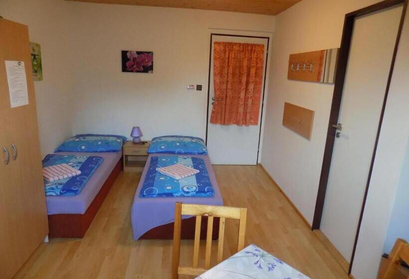 Четырехместный Номер Стандарт, Ubytování Apartmány Ferenčíková