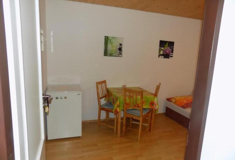 标准三人间外部浴室, Ubytování Apartmány Ferenčíková