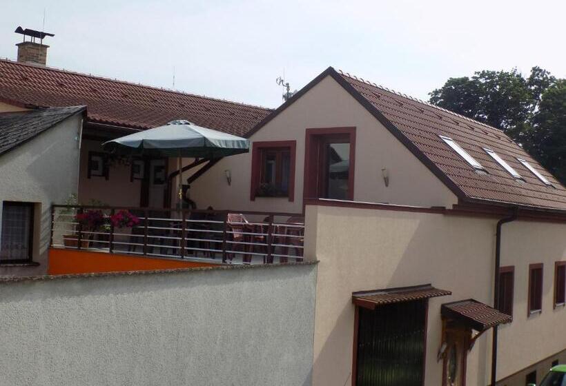 家庭间, Ubytování Apartmány Ferenčíková