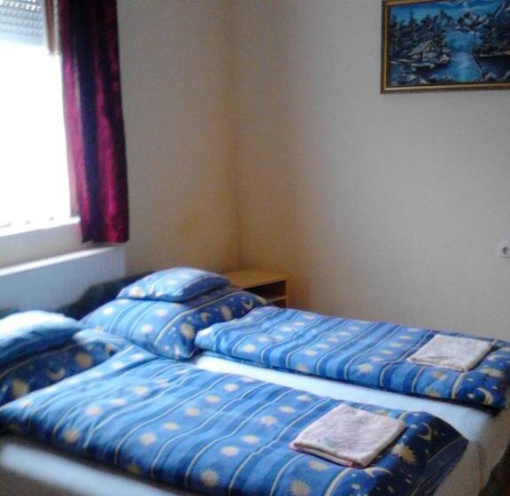 家庭房间共用浴室, Vadvirág Vendégház