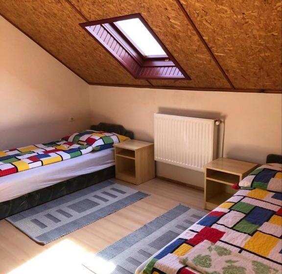 家庭房间共用浴室, Vadvirág Vendégház