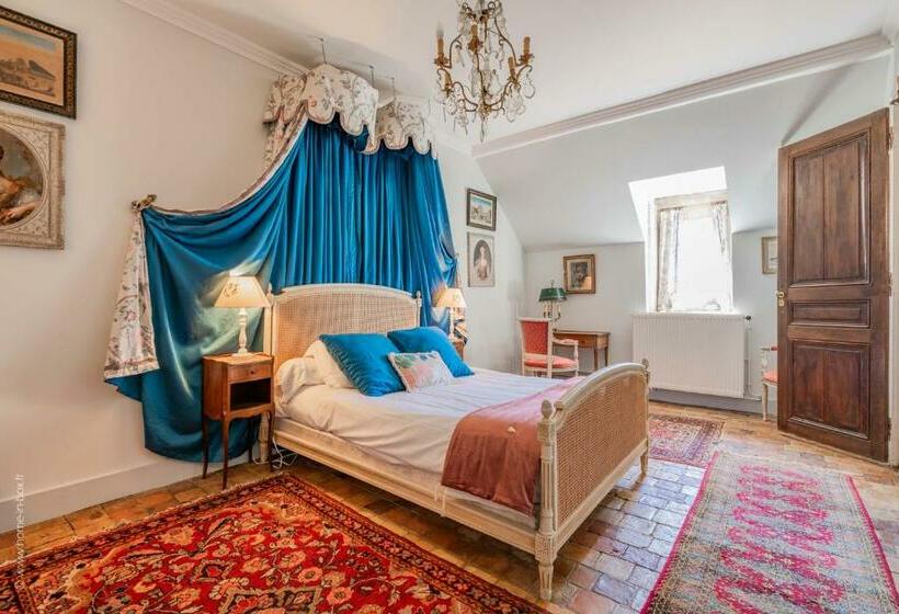 Номер Стандарт Вид на Сад, Château De Denonville