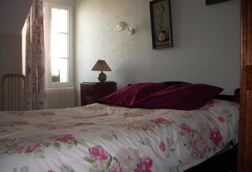 اتاق استاندارد چهار تخته, Les Glycines