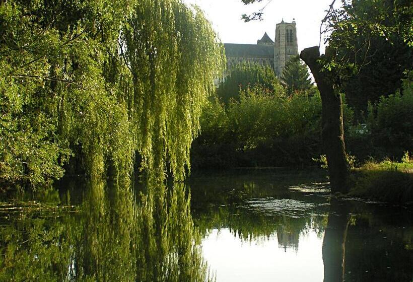 اتاق استاندارد چهار تخته, Les Glycines