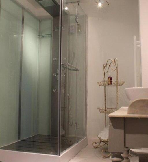 חדר קומפורט, Manoir De La Foulquetiere