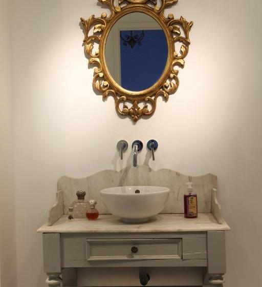 חדר קומפורט, Manoir De La Foulquetiere