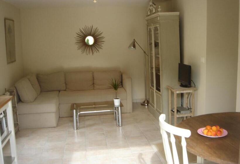 סוויטה דלוקס, Manoir De La Foulquetiere