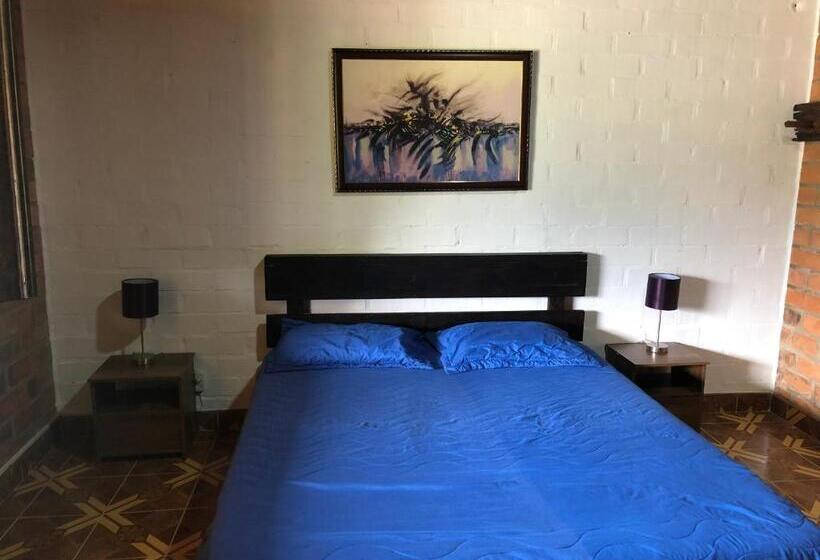 Полулюкс Повышенной Комфортности, Finca Hotel Paraiso Urrao