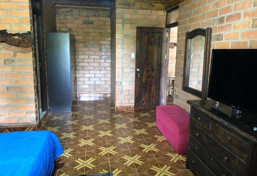 Полулюкс Повышенной Комфортности, Finca Hotel Paraiso Urrao