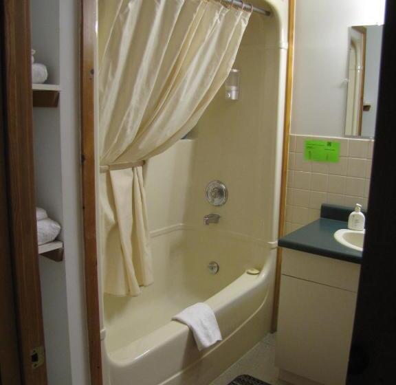 Medencére Néző Standard Szoba, Quiet Bay Inn & Café