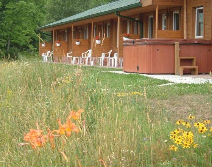 غرفة قياسية مطلّة علي حمام السباحة, Quiet Bay Inn & Café