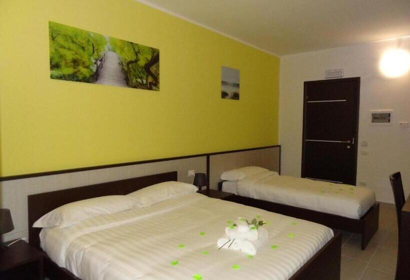 Номер Стандарт Трехместный, Affittacamere Rooms Di Matteo