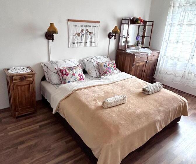 דירת שלושה חדרים, Diókert Vendégház