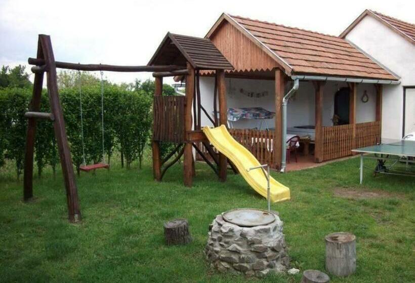 四人标准间, Veronika Guesthouse