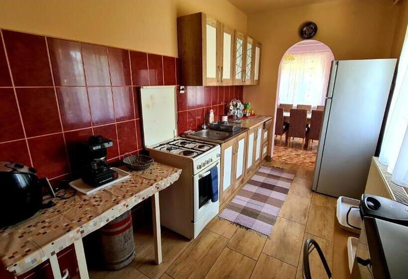 带3个卧室的公寓, Veronika Guesthouse