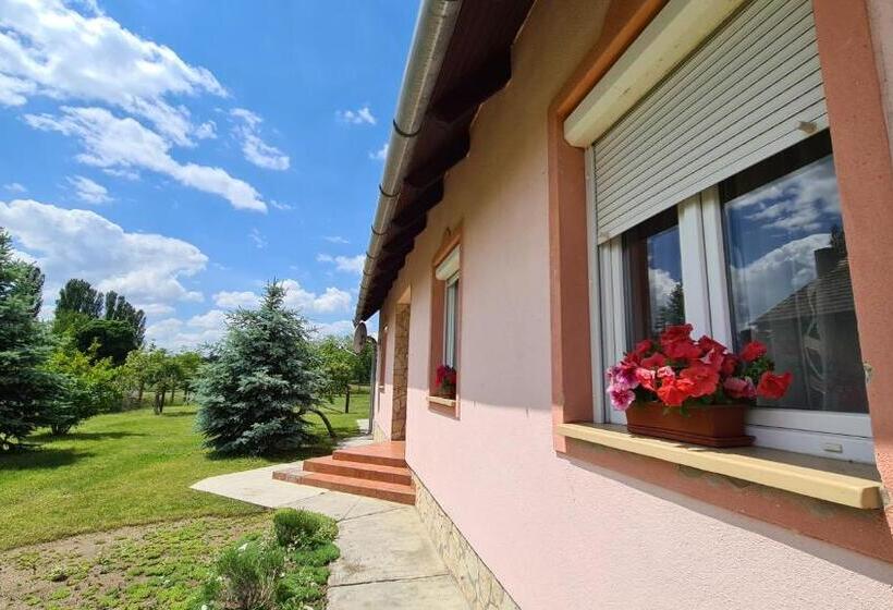 带3个卧室的公寓, Veronika Guesthouse