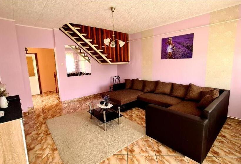 带3个卧室的公寓, Veronika Guesthouse