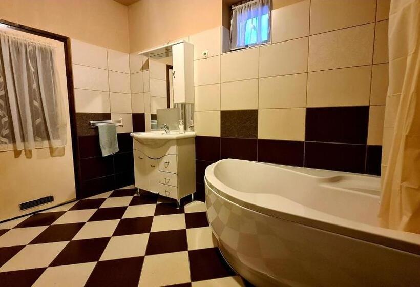 带3个卧室的公寓, Veronika Guesthouse