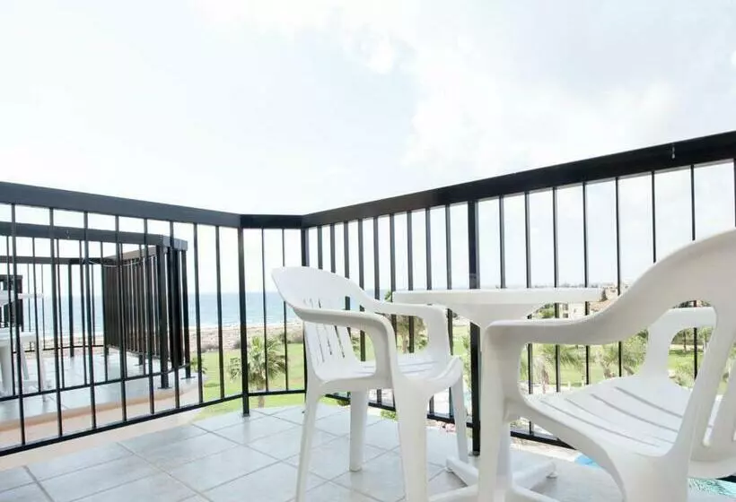 اتاق اساندارد با چشم‌انداز جانبی به دریا, Anmaria Beach Hotel & Spa