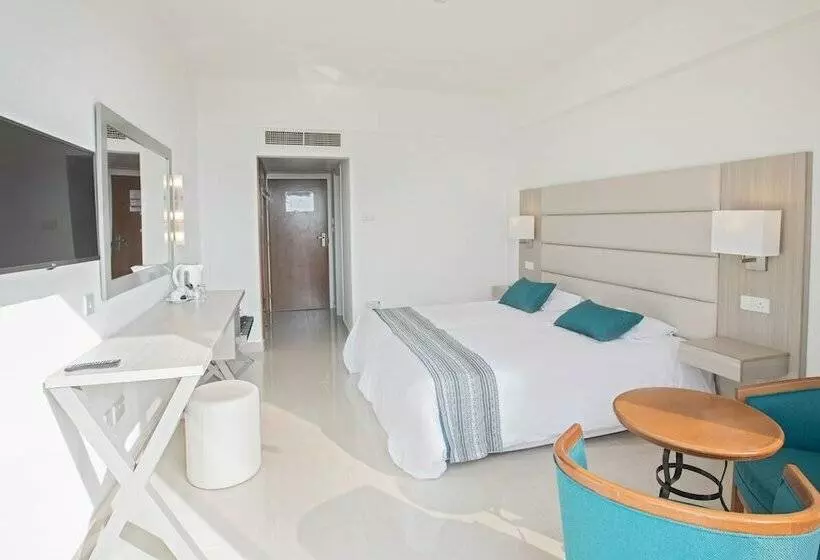 اتاق اساندارد با چشم‌انداز جانبی به دریا, Anmaria Beach Hotel & Spa