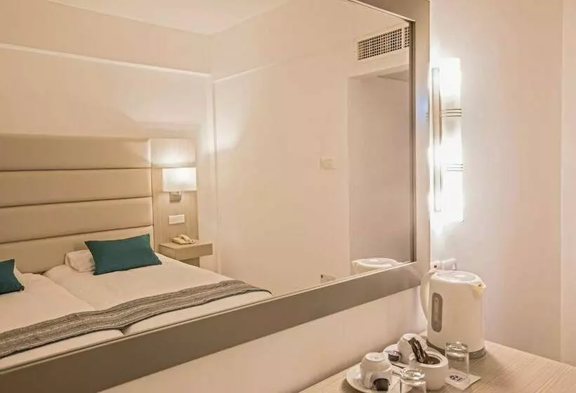 اتاق اساندارد با چشم‌انداز جانبی به دریا, Anmaria Beach Hotel & Spa