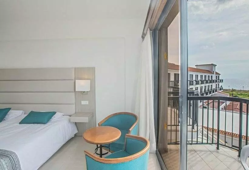 اتاق اساندارد با چشم‌انداز جانبی به دریا, Anmaria Beach Hotel & Spa